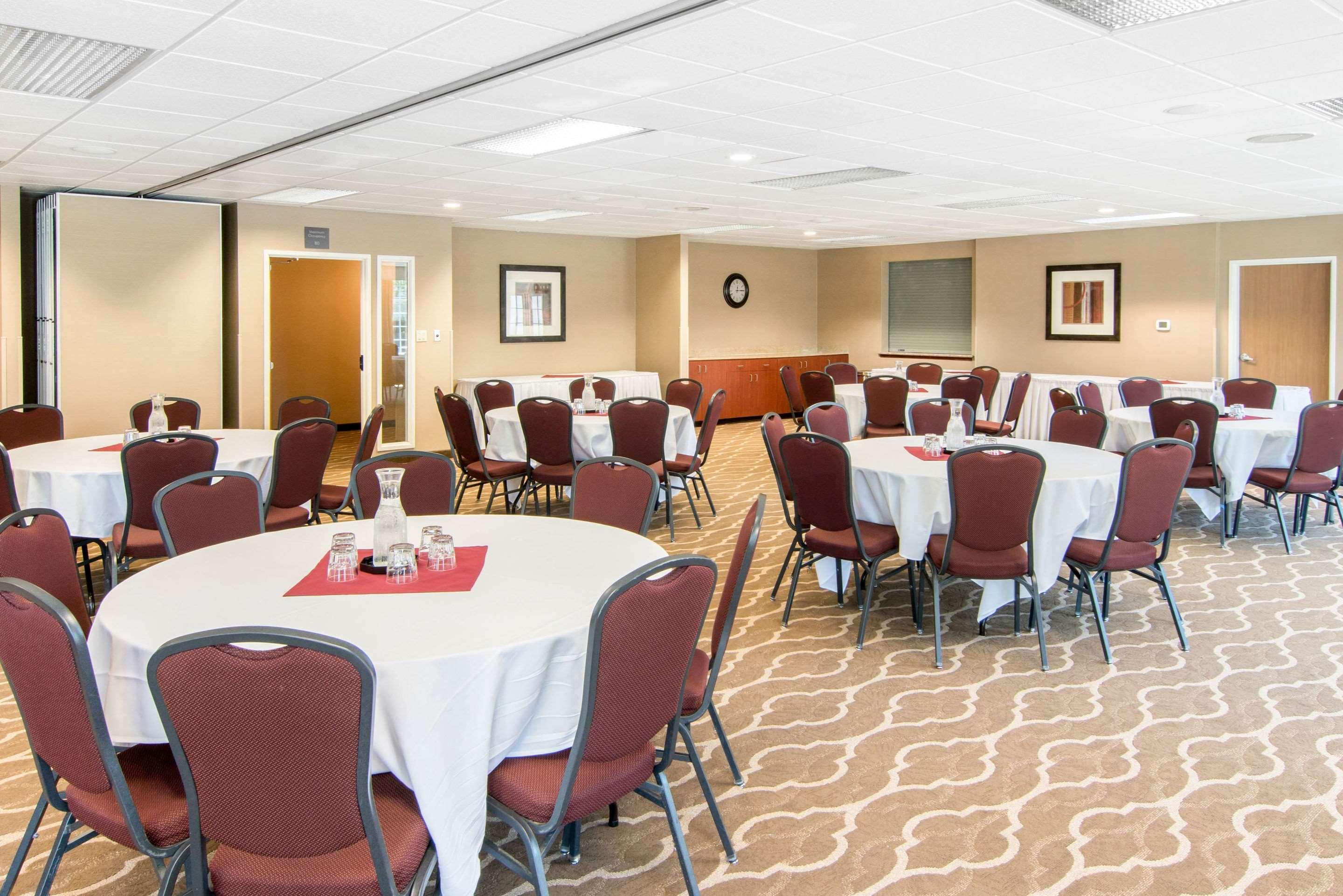 Comfort Suites Linn County Fairground And Expo Albany Esterno foto